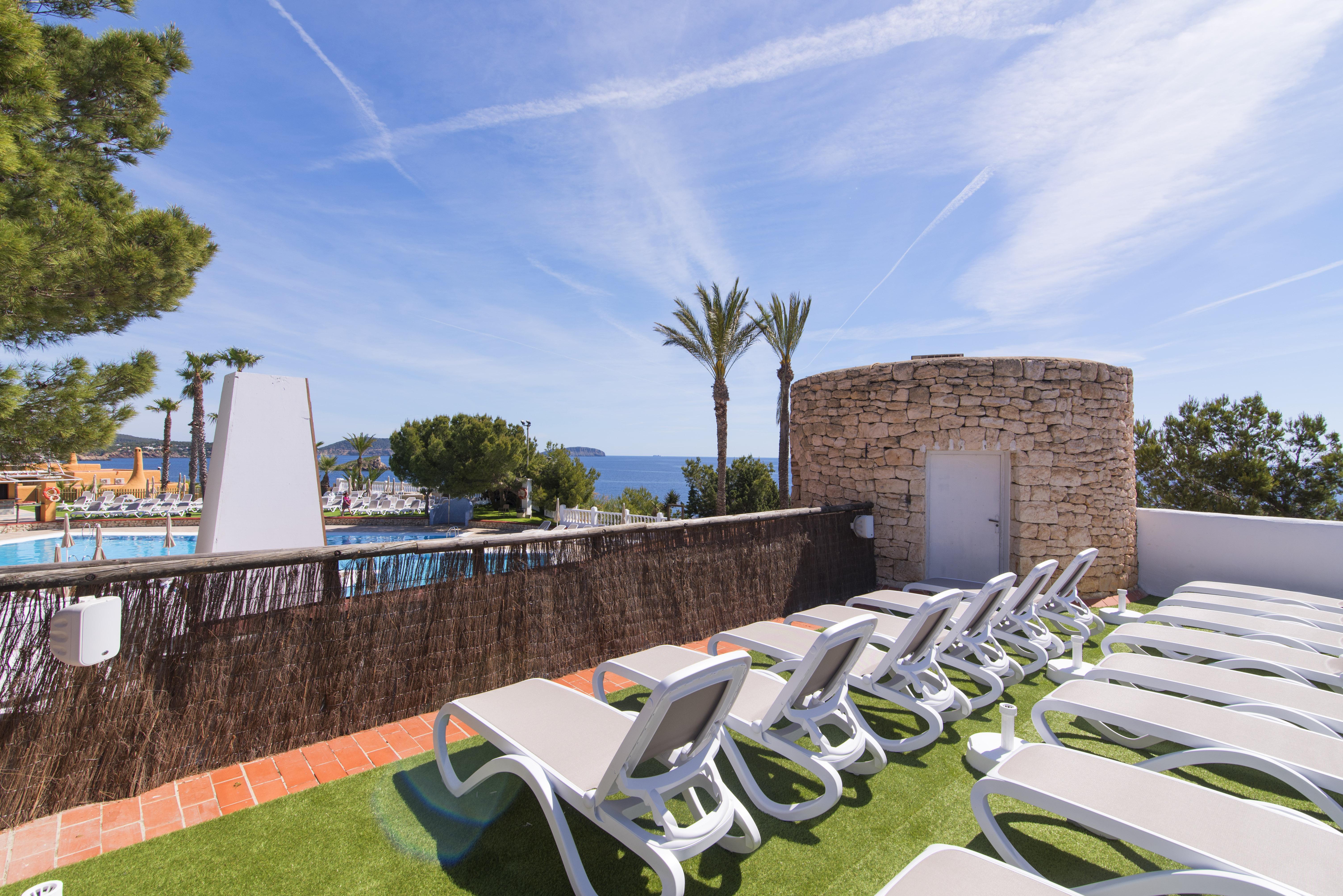 Fergus Style Punta Arabi Hotel Es Canar  Exterior photo