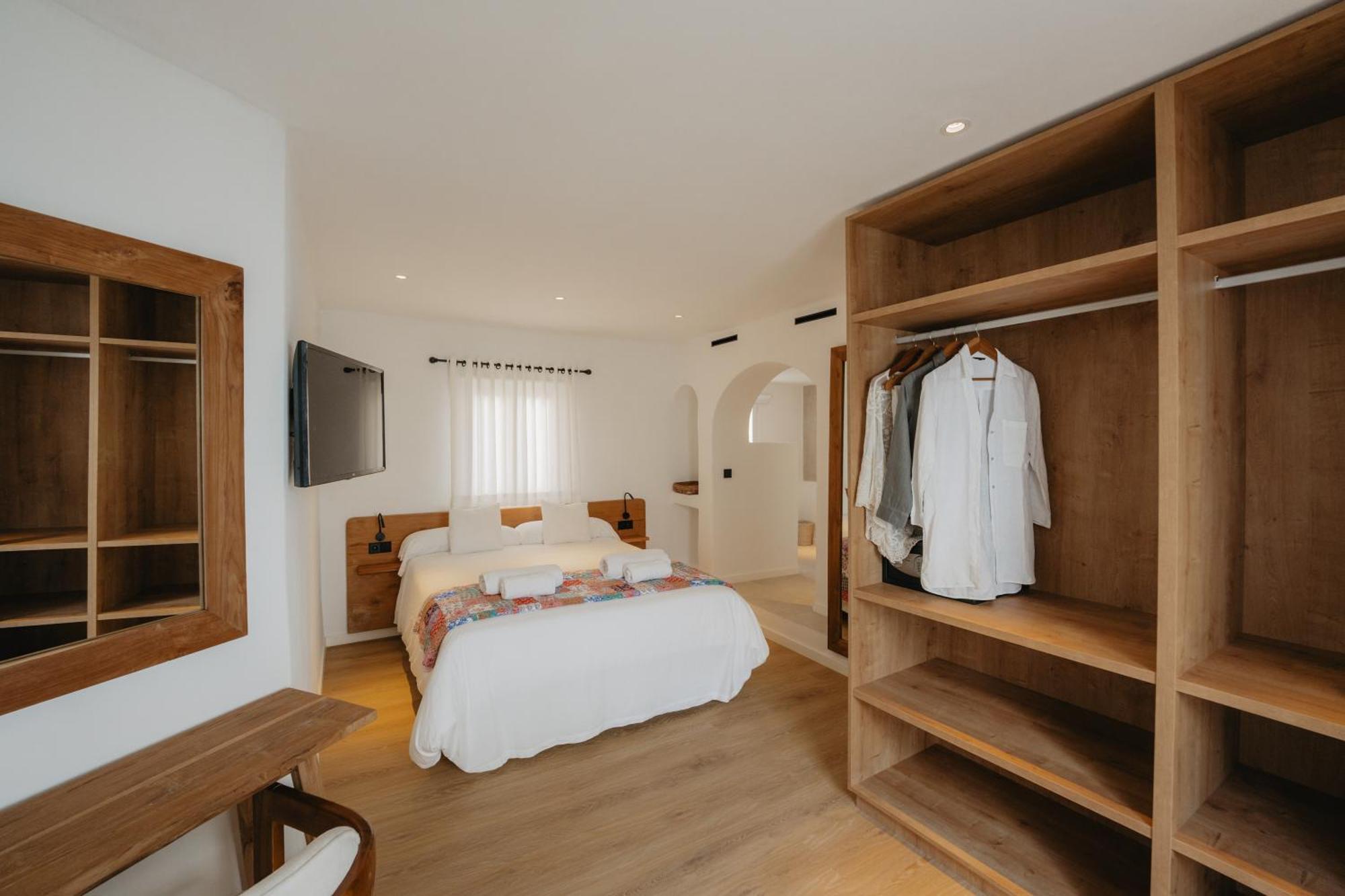 Fergus Style Punta Arabi Hotel Es Canar  Exterior photo